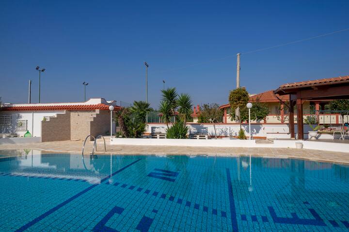 Villa with Private Pool in Puglia for 8 people gallery image 4