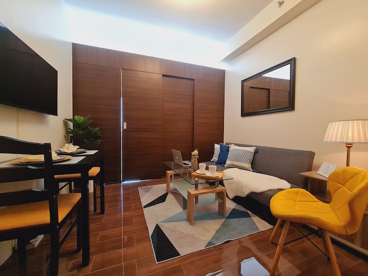 Premier condo at Makati w/balconyHighspeed net Apartments for Rent