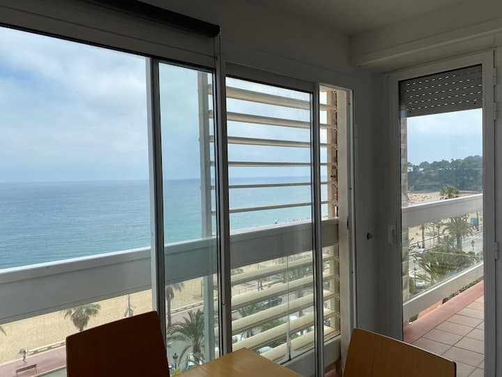 Apartamento Mediterráneo En Primera Línea De Playa - Lloret de Mar
