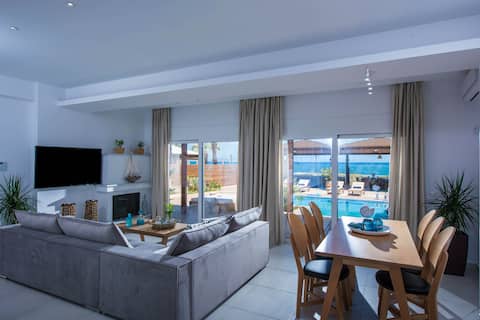 Successful Airbnb property: Mare Beach Villa in Δήμος Χερσονήσου