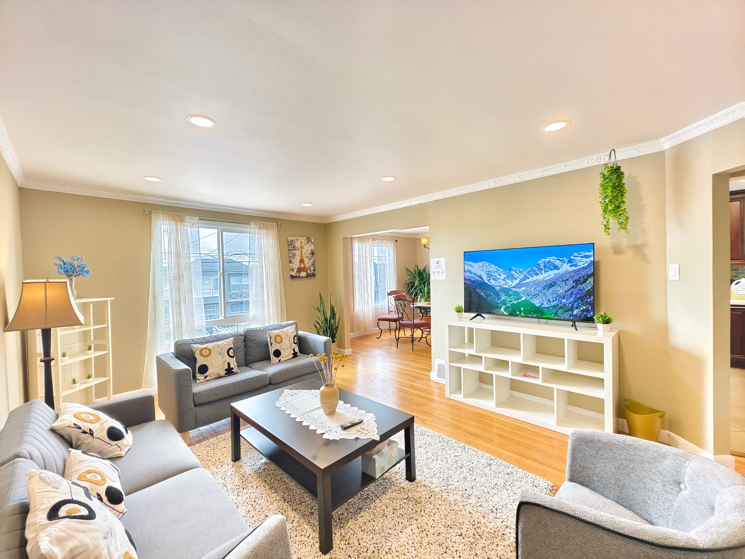 Home in San Francisco · ★4.88 · 3 bedrooms · 4 beds · 1 bath - Image 1