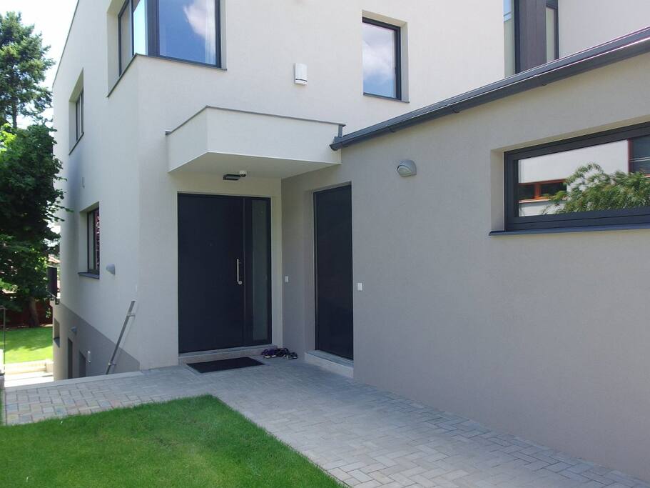 Main entrance. Please, note the entrance to the apartment is downstairs.