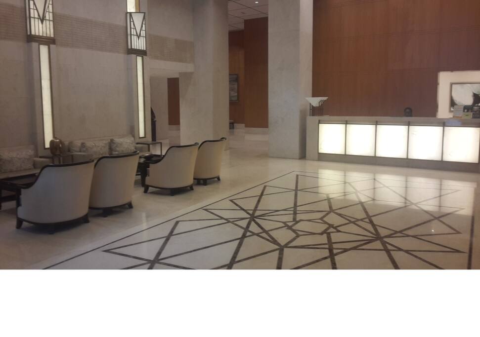 LUXURIOUS LOBBY/RECEPTION