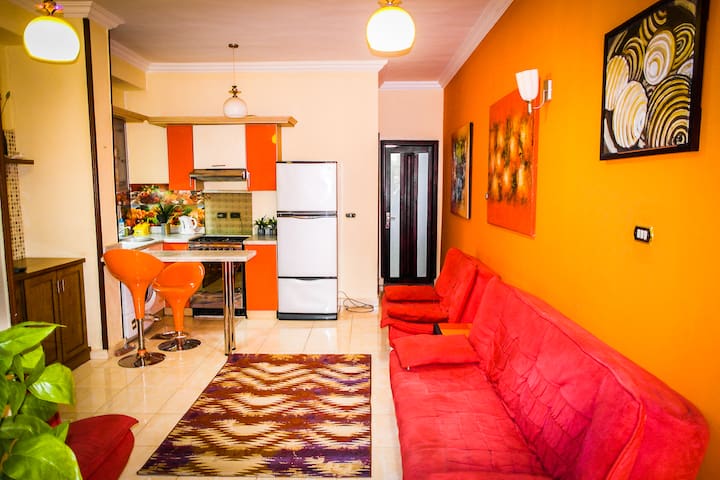 Diamond Arabia. Orange