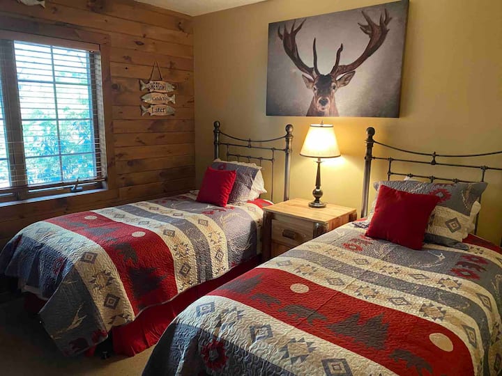 Spálňa s oddelenými posteľami na 1. poschodí s