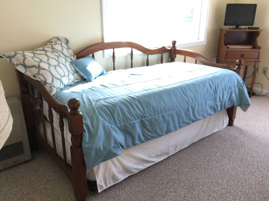 Twin Bed (Space A)