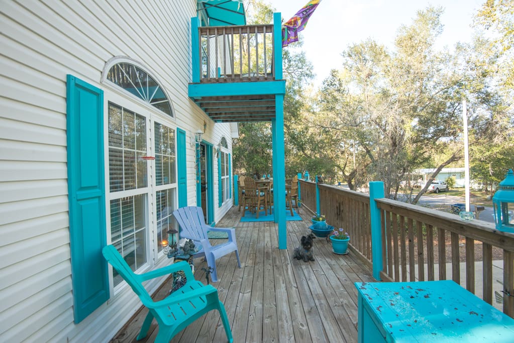 1st floor deck/entertainment area
