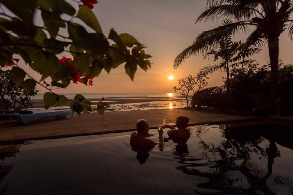 Sundowners Paradise