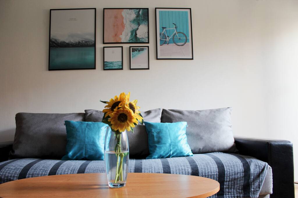 This home has the perfect note and relaxing deep blue pictures hanging on the wall that you need to enjoy