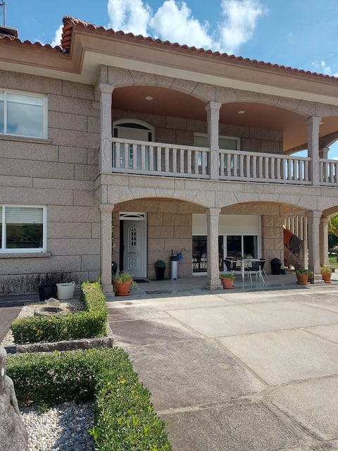 Cabaleiros -Mos At the foot of the Camino de Santiago