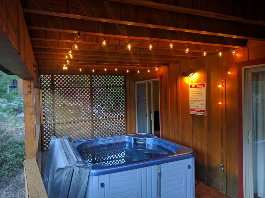 Hot tub on lower rear deck