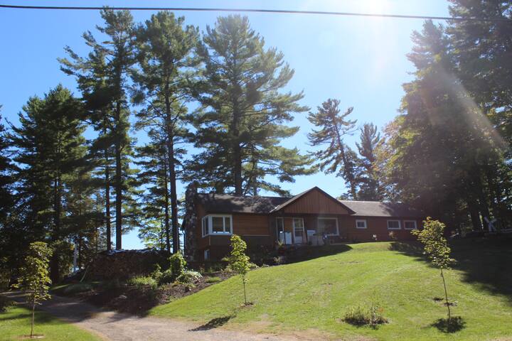 Newly Renovated Modern Cottage Cottages For Rent In Bancroft