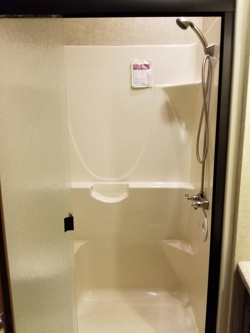 Full size shower