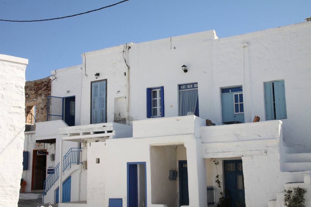 Street view of the home.