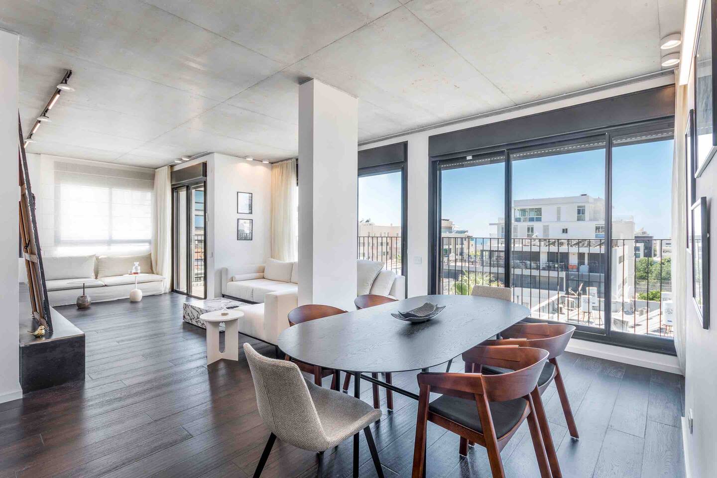 Rooftop Spa Penthouse · 3 Bedrooms 2