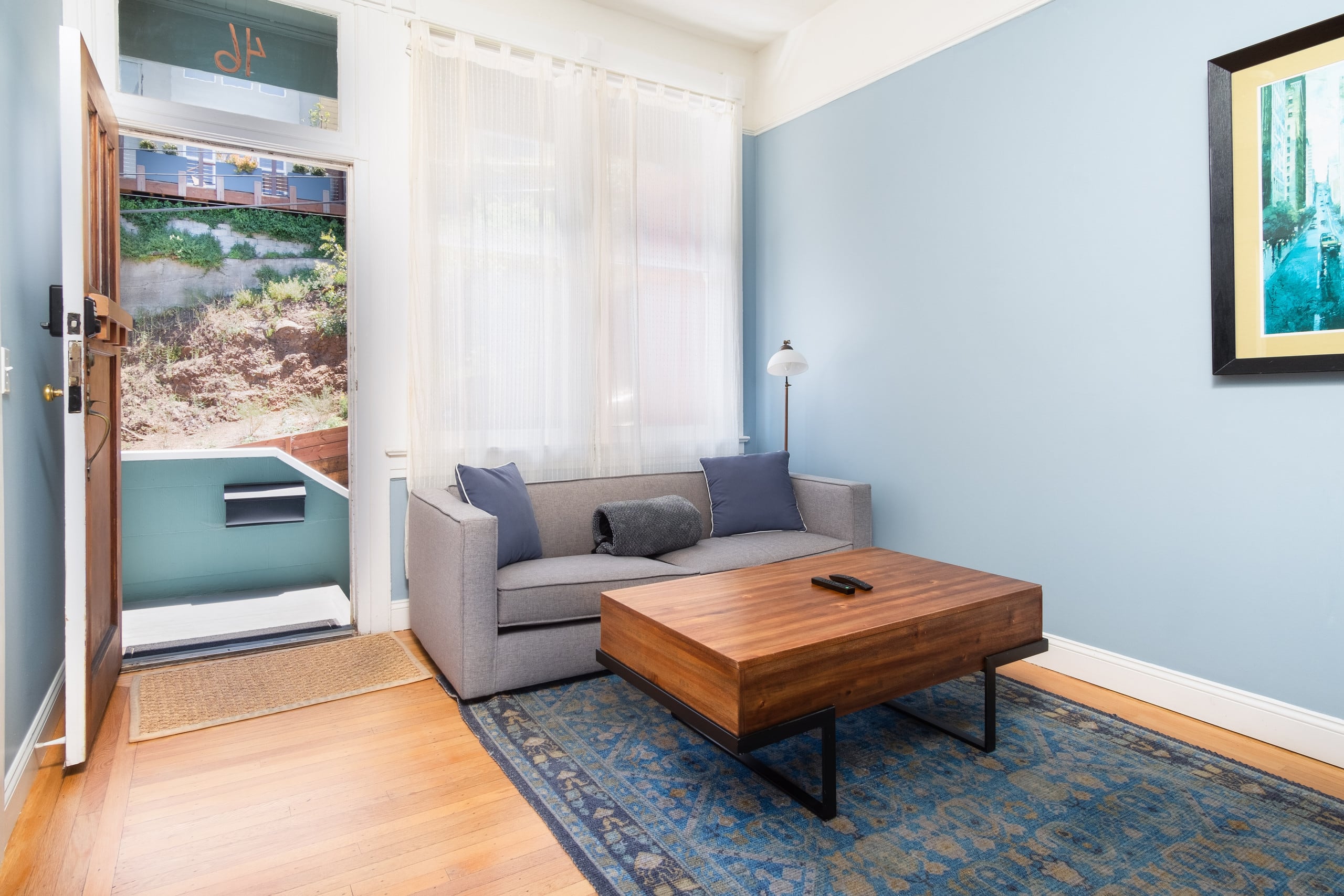 Home in San Francisco · ★4.99 · 3 bedrooms · 3 beds · 1 bath - Image 5