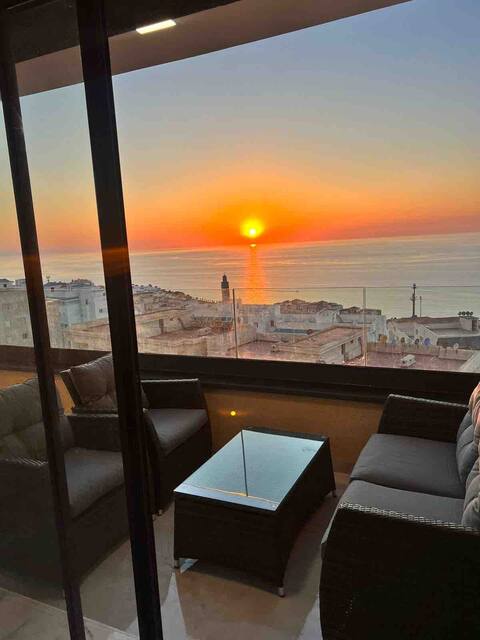 Apartment with sea views