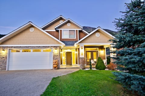 Top 1% - Massage Chairs, Barrel Sauna & HotTub