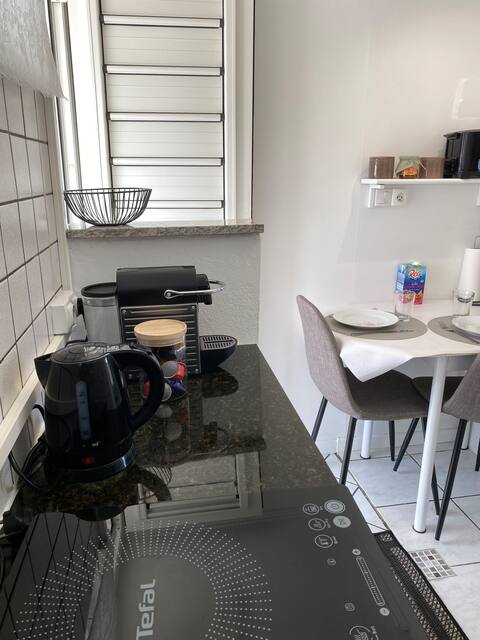 Top Airbnb: Small, quiet and functional studio, ST Denis center in Saint Denis