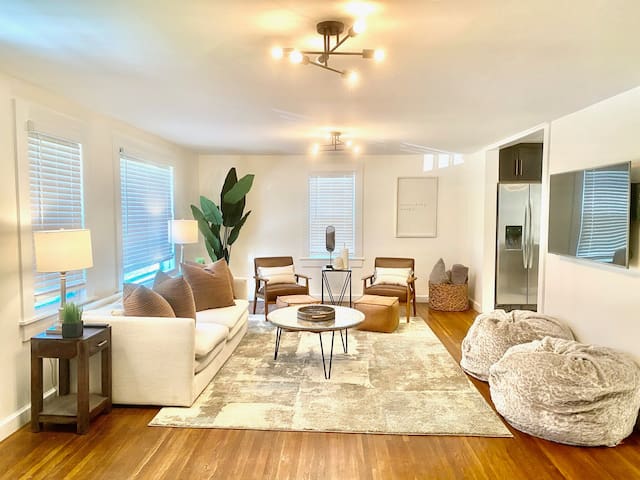 South Nashville Cottage, Broadway is Back!