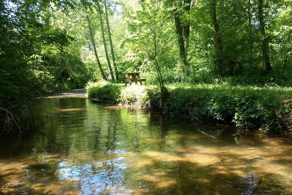 Eat at table by the Creek