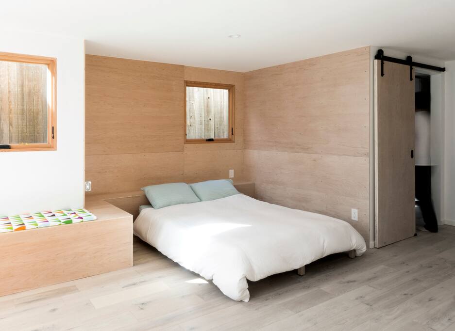 Queen size bed