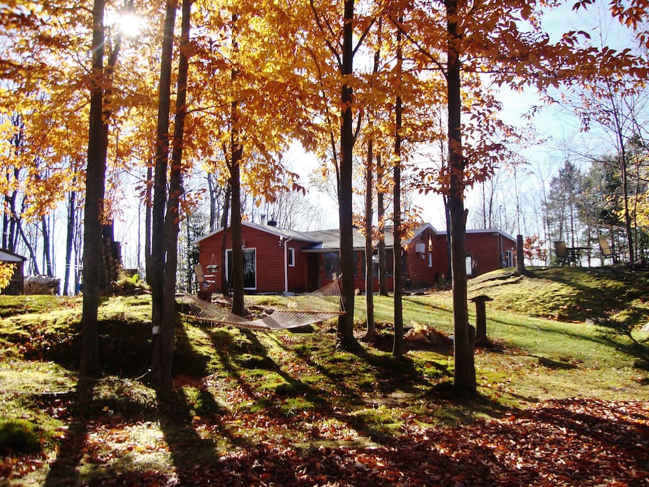 Le Domaine du Repos en automne.