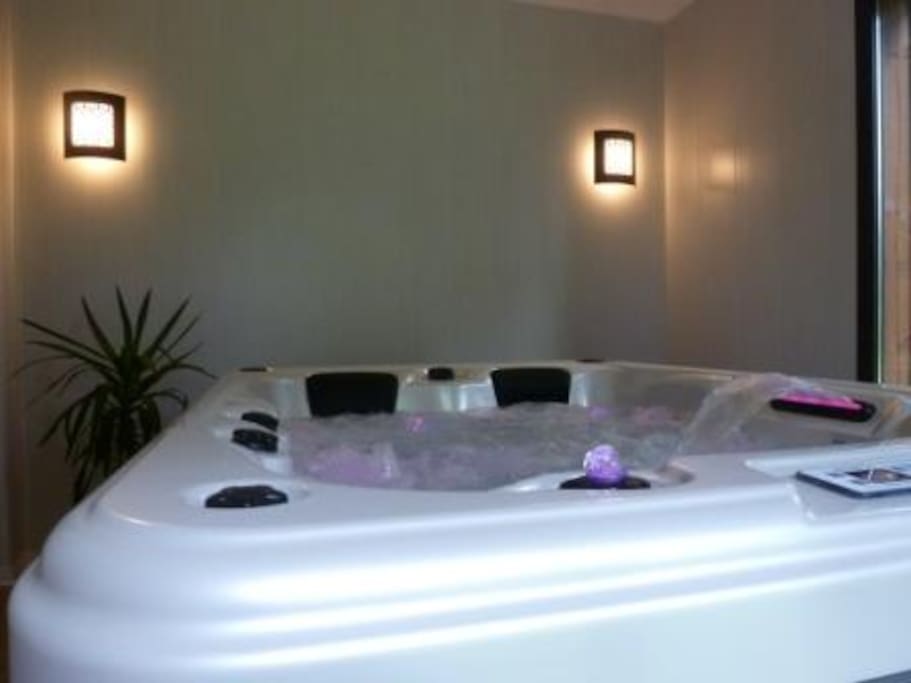 Jacuzzi 3 places avec jet d'air et eau
