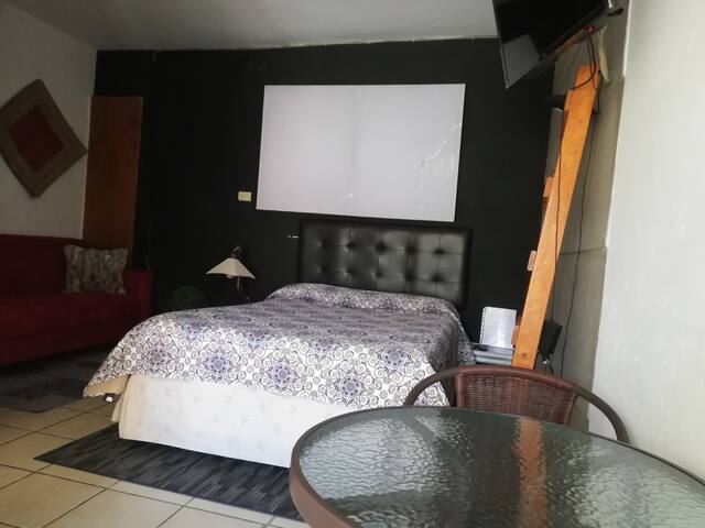 Estudio  completo PRIVADO! Con estacionamiento!