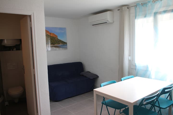 Pièce de vie et accès sde