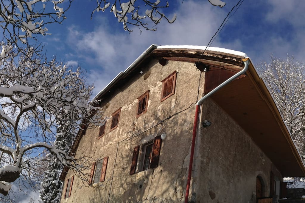 La maison sous la neige