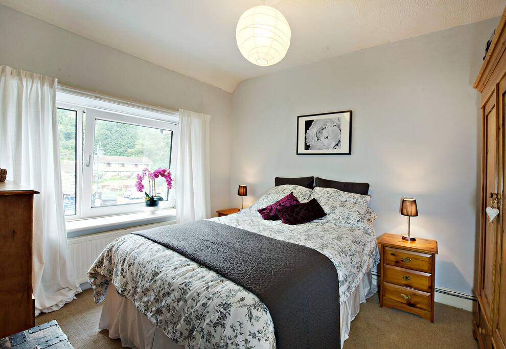 King size double bed
