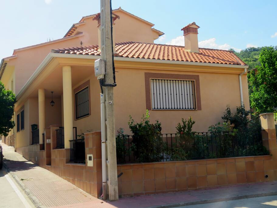 EXTERIOR ALOJAMIENTO