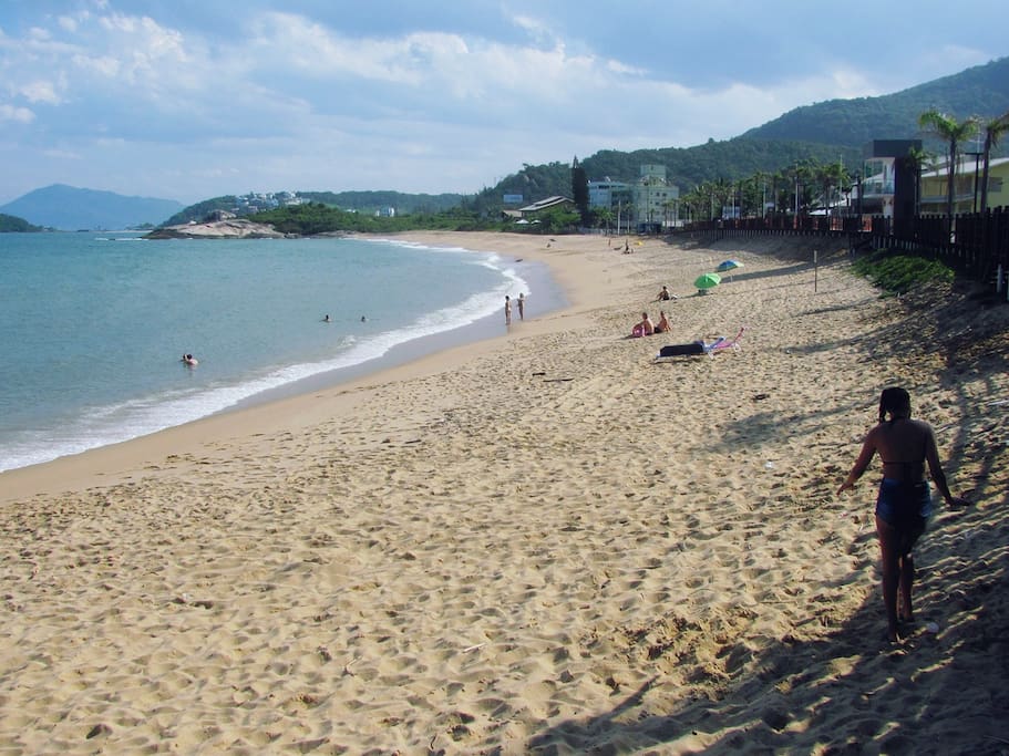 Praia da Ilhota em Itapema