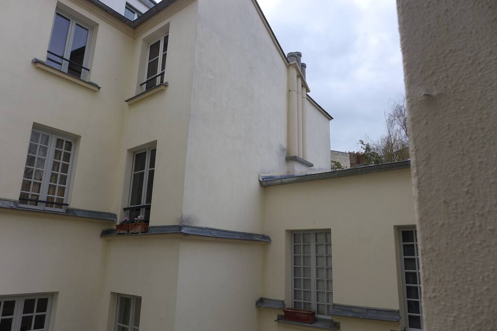 Vue bien dégagée au Sud.