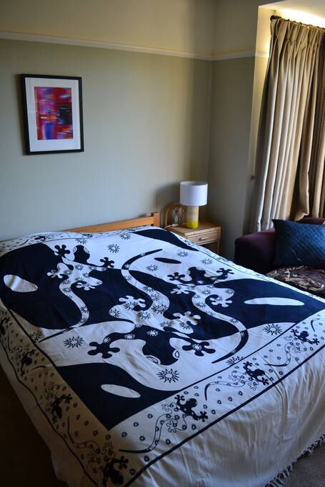 Bedroom with double bed and tea/coffee-making facilities