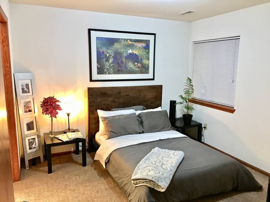 Bedroom 2 (Full Bed)