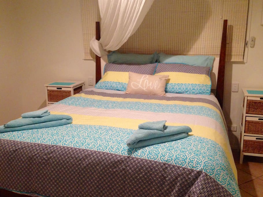 Loggerhead Room - Large room with Queen size bed