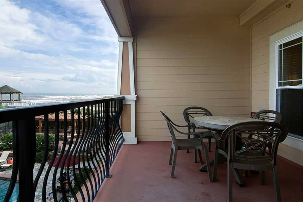 CSC3N: Big Kahuna | Top Level Deck