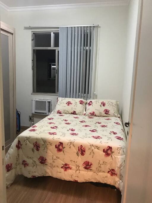 Cama de Casal com Ar Condicionado