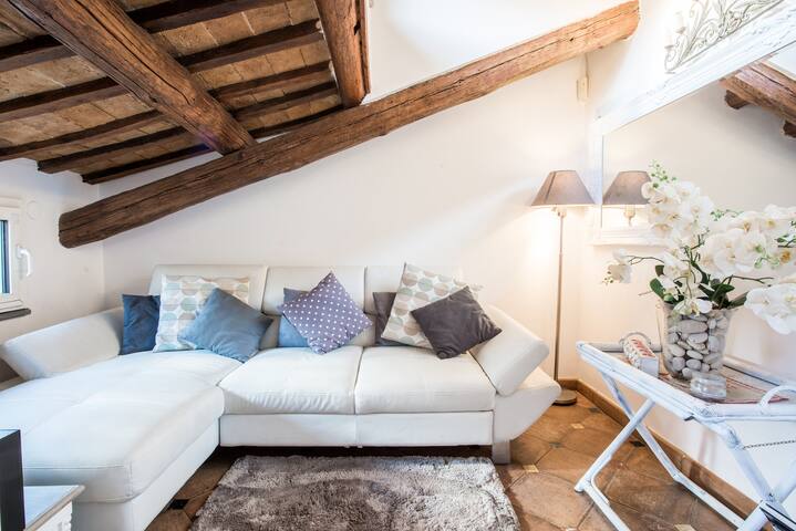 Campo de Fiori – Penthouse in the heart of Rome gallery image 3