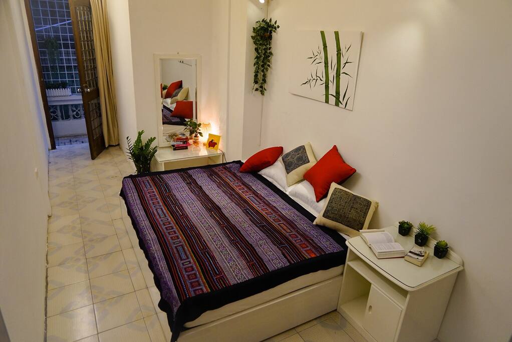 Would your mind be relax away in this room with some jazz music? Our design aims to smooth you into the well feeling of free in mind and simple be yourself. We believe in this sentence: "You are beautiful as the way you are" :-)