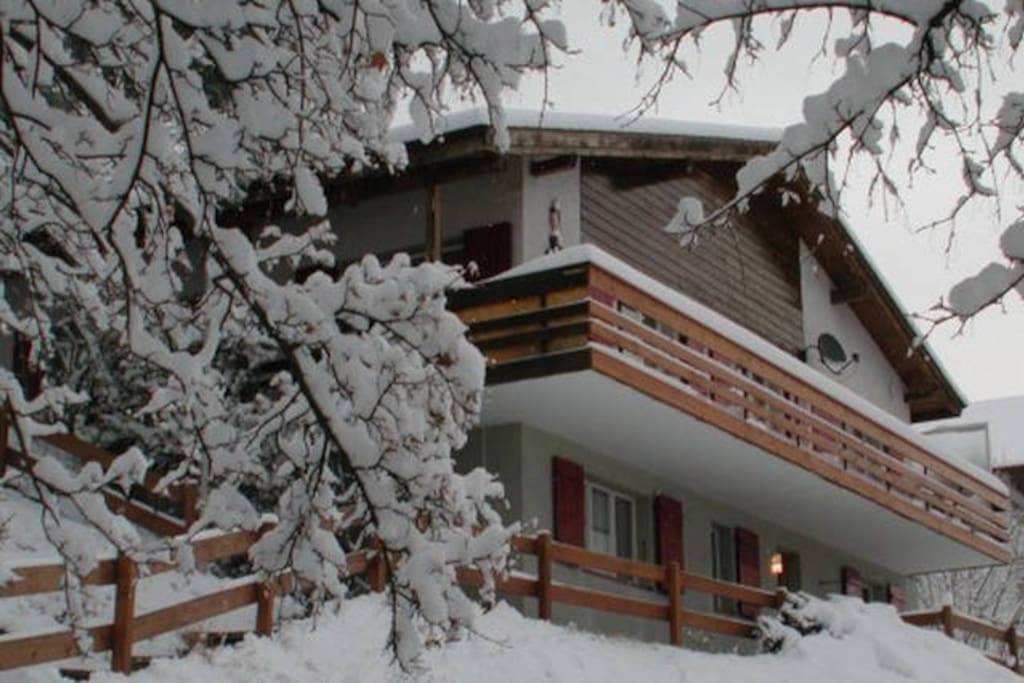 The Chalet (7p apartment is the entire second floor with balcony)