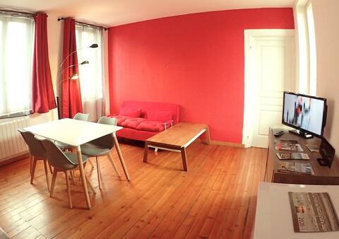 Large bedroom suite, kitchen, bathroom