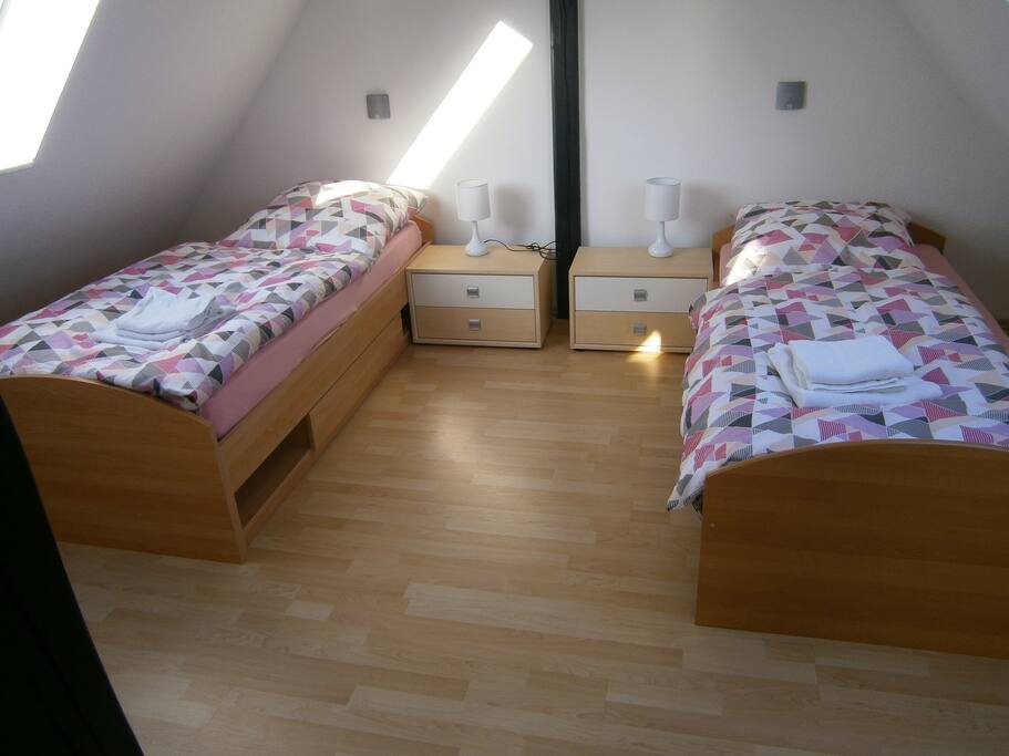 Schlafzimmer 2 Betten