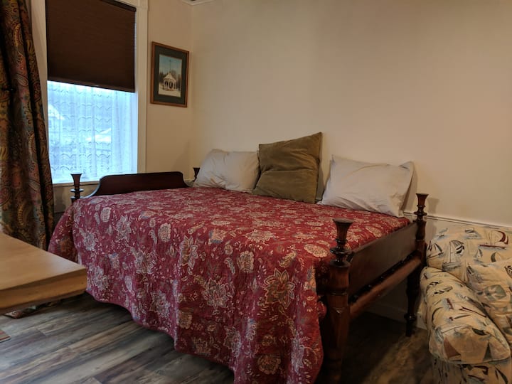 The Old Postal Cottage Tiny houses for Rent in Parkman, Ohio, United