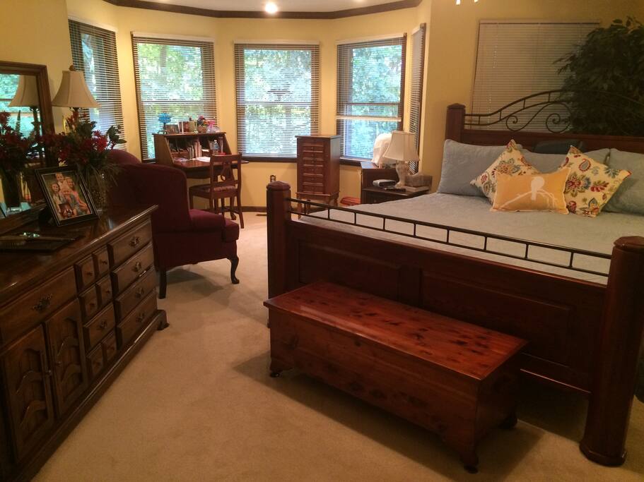 Master suite King bed