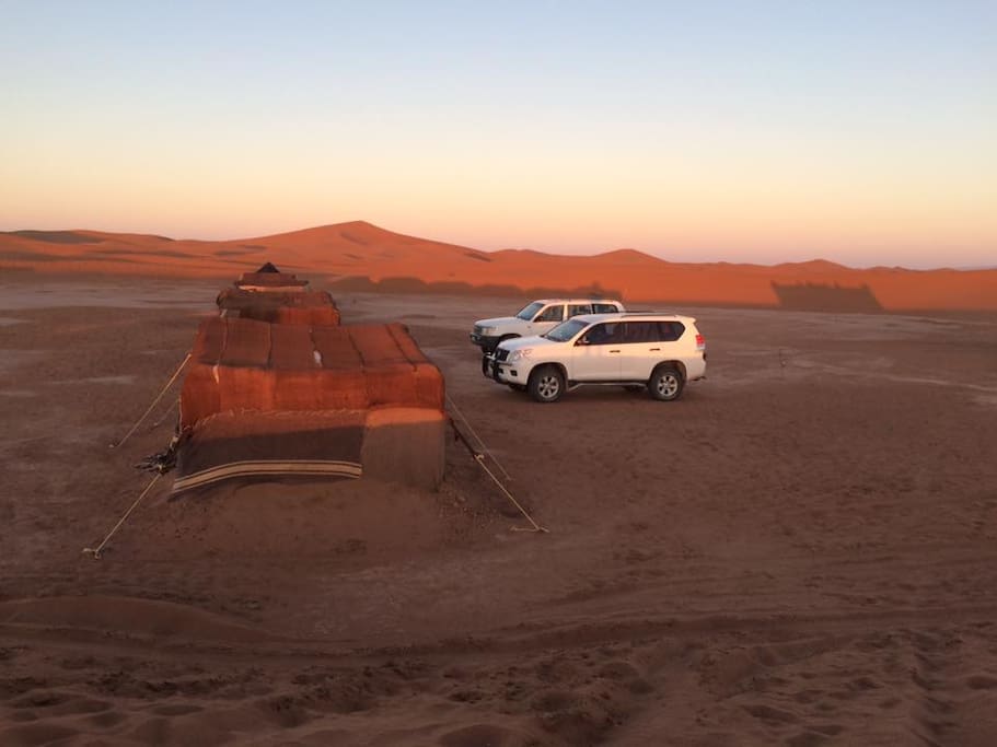 bivouac fixe en plein dunes Chigaga