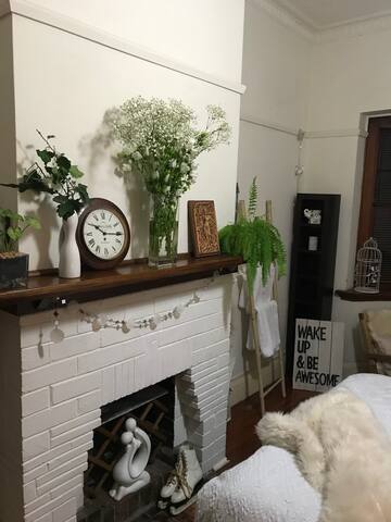 Little Cutie in an AMAZING location.