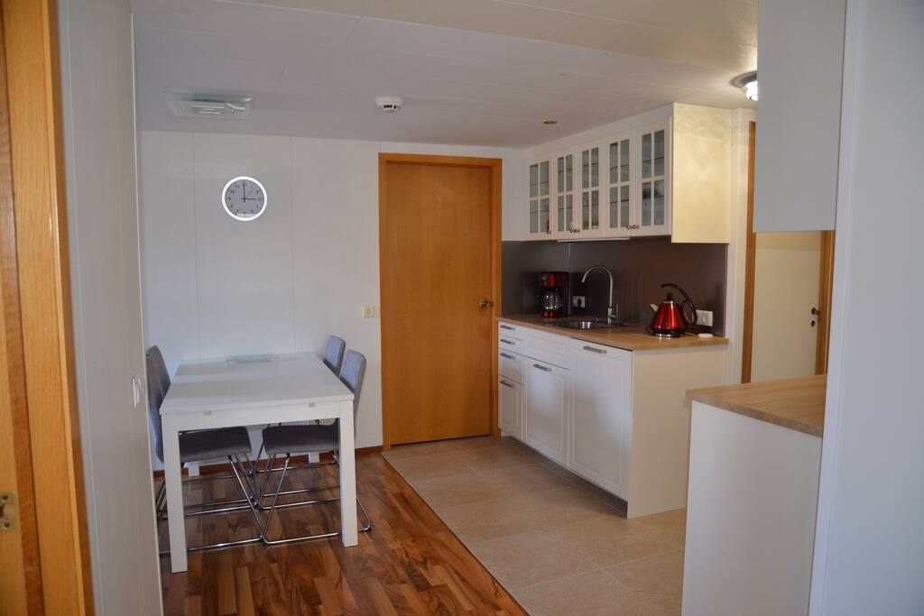 Dining area/kitchen